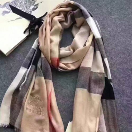 バーバリーレディース/ニットC054,B6