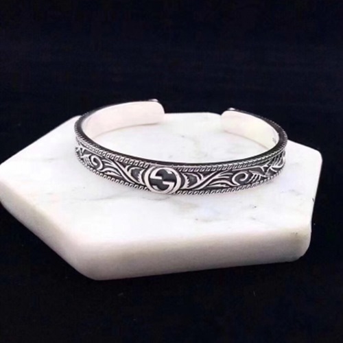 グッチユニセックスタイガーブレスレットC002,