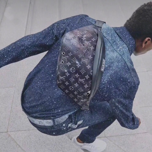 ,47ルイヴィトンディスカバリーモノグラムユニセックスバムバッグM44444,B0568,47,ブラック