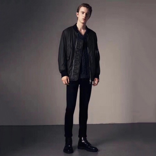 バーバリーメンズボンバーダウンジャケットr0485.ブラック