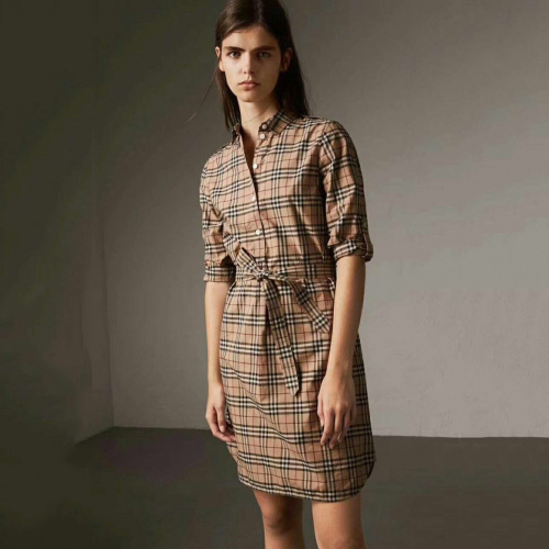 バーバリーレディースクラシックモダンチェックシャツr0696.キャメル