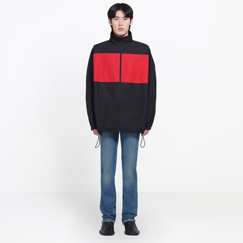 バレンシアガプリントブレーカージャケットジャケットk0024.ブラック