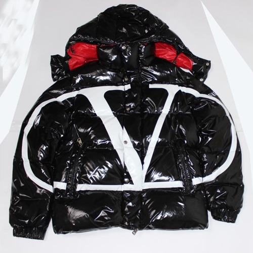 モンクレールメンズダウンパディングD0189(ブラック)