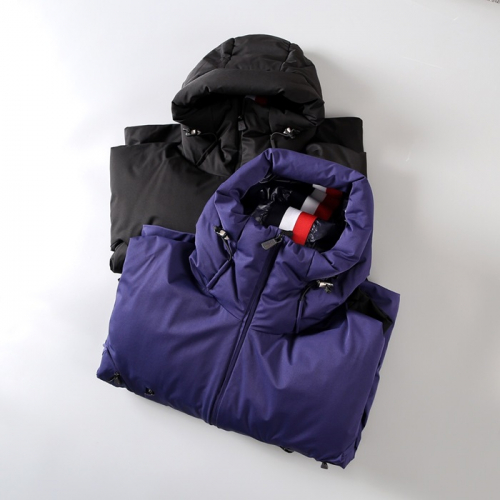 モンクレールメンズモダンダウンパディングc05282(ブラック/ブルー)