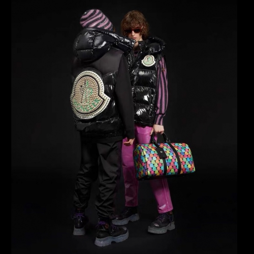 モンクレールパームエンジェルスメンズパッチダウンパディングベストc0536ブラック