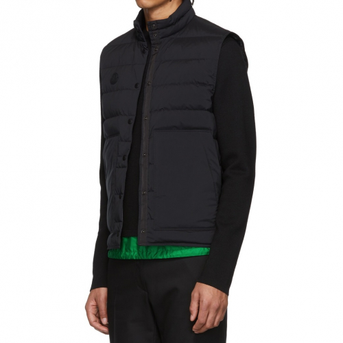 モンクレールメンズパッチダウンパディングベストc0621.ブラック