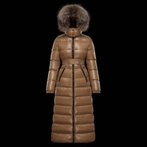 モンクレールレディースパッチモダンダウンパディングc0638キャメル