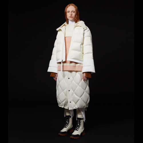 モンクレールレディースパッチモダンダウンパディングc0740ホワイト