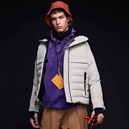 モンクレールメンズパッチモダンダックダウンパディングc01017ホワイト