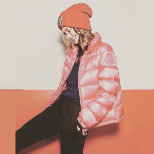 モンクレールレディースパッチモダンダックダウンパディングc01051ピンク