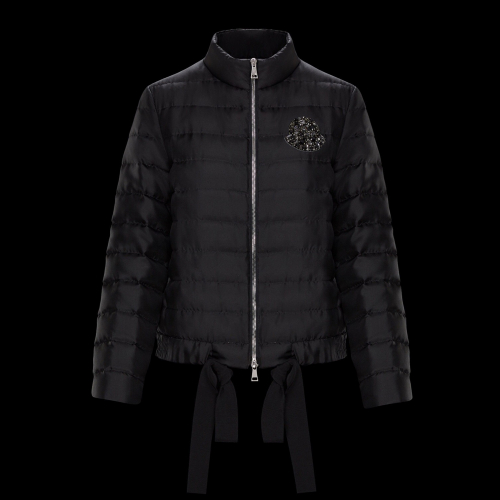 モンクレールレディースパッチモダンダウンパディングc010522(ブラック/ホワイト)