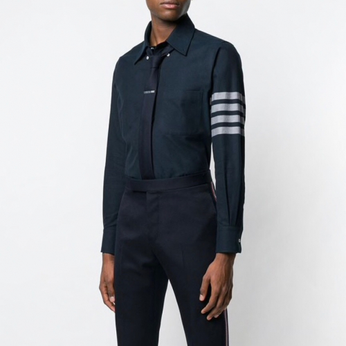 トムブラウンメンズストラップコットンシャツm0385.ネイビー