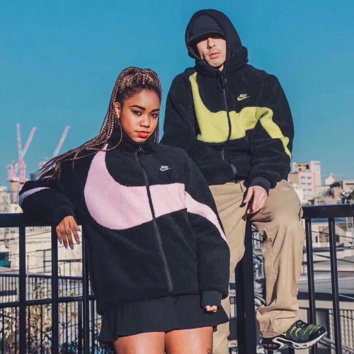 ナイキユニセックスボンバーダウンジャケットk95