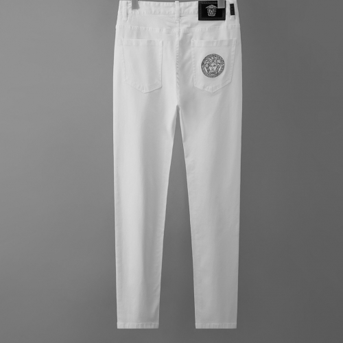 ヴェルサーチェヴェルサーチェメンズカジュアルデニムジーンズr0550ホワイト