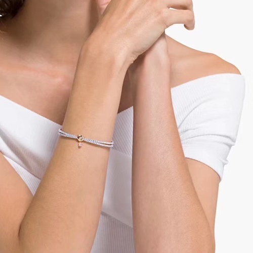 スワロフスキーレディースブレスレットC0069.(シルバー)