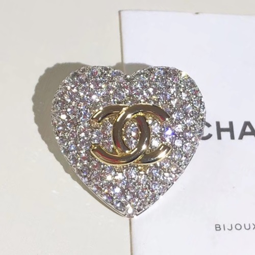 シャネルレディースブローチC0133.(ホワイト)