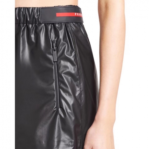 プラダプラダメンズカジュアルトレーニングショートパンツa0203ブラック