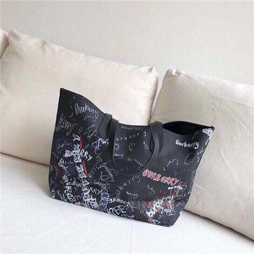 バーバリー,54バーバリーレディーストートバッグショッパーバッグ,54,B0520,ブラック