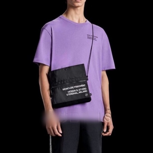 -モンクレールメンズクルーネック半袖Tシャツc02147パープル