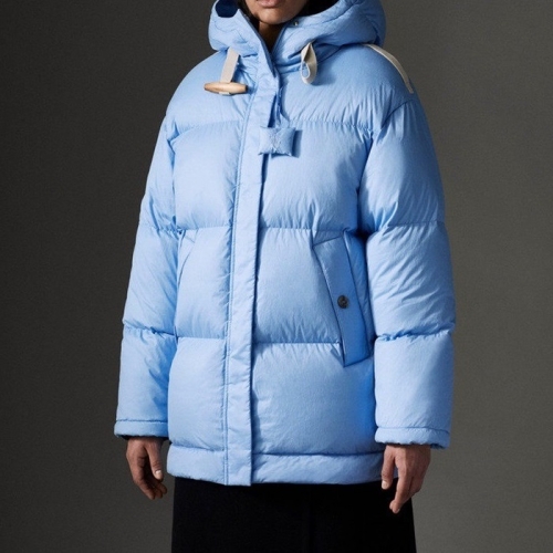 モンクレールレディースパッチモダンダウンショートパディングc02227ブルー
