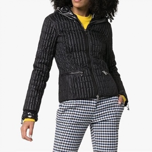 モンクレールレディースカジュアルダウンジャケットc02245ブラック