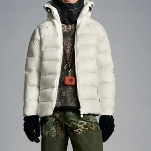 モンクレールメンズパッチモダンダックダウンパディングc02261ホワイト