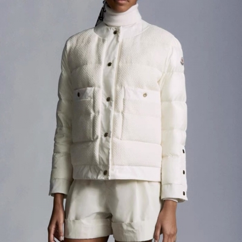 モンクレールレディースパッチモダンダウンショートパディングc02288ホワイト