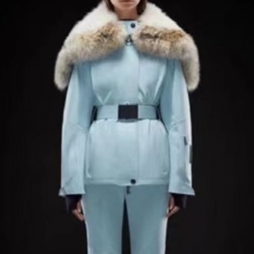 モンクレールレディースパッチモダンダウンショートパディングc02310ブルー