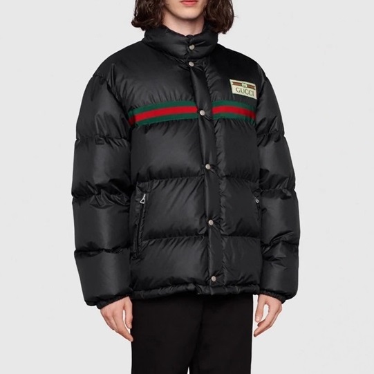 グッチユニセックスダウンブラックパディングc04502