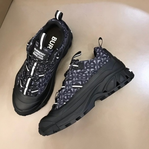 バーバリーメンズカジュアルスニーカーブラックr04259