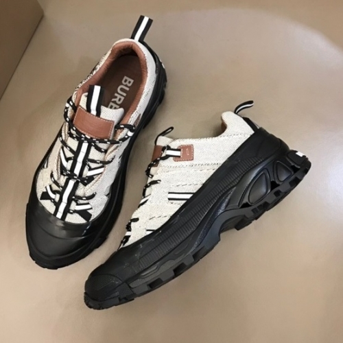 バーバリーメンズカジュアルスニーカーホワイトr04264