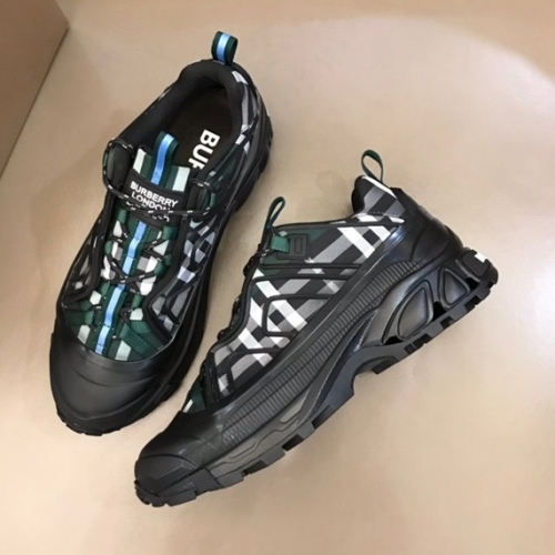 バーバリーメンズカジュアルスニーカー(240-270)グリーンr04265