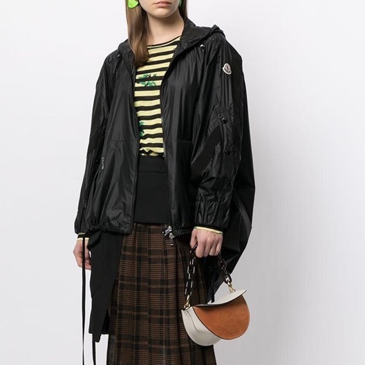 モンクレールレディースミニマルブラックジャケットc02457