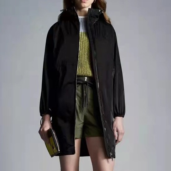 モンクレールレディースミニマルブラックジャケットc02460