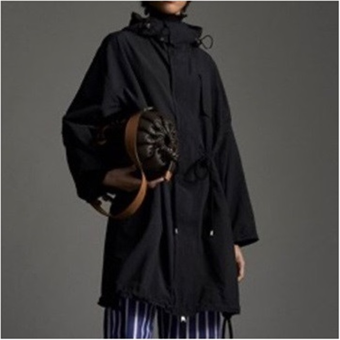 モンクレールレディースミニマルブラックジャケットc02461