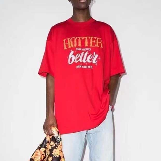 ヴェトモンユニセックストレンディレッド半袖Tシャツt0240