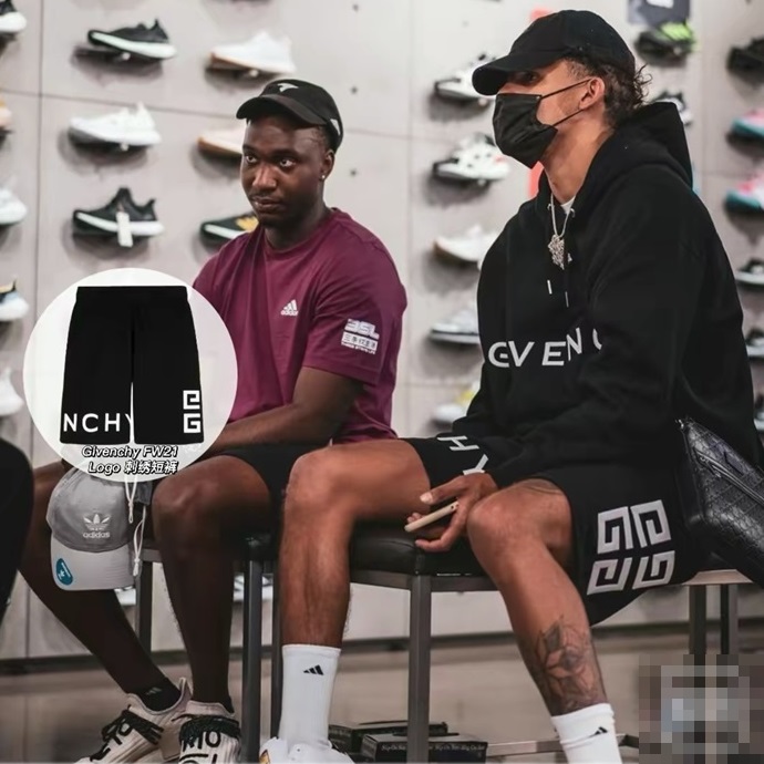 ジバンシィメンズカジュアルブラックショートパンツv0629