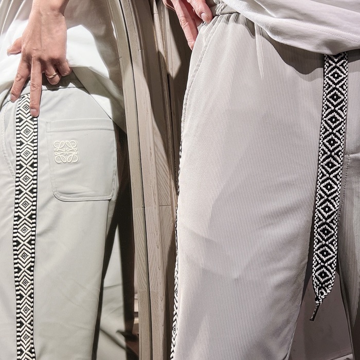 ロエベメンズカジュアルグレーパンツe578