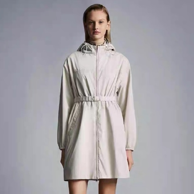 モンクレールレディースミニマルベージュコートc02469