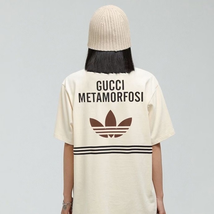グッチメンズクルーネックアイボリー半袖Tシャツc04692