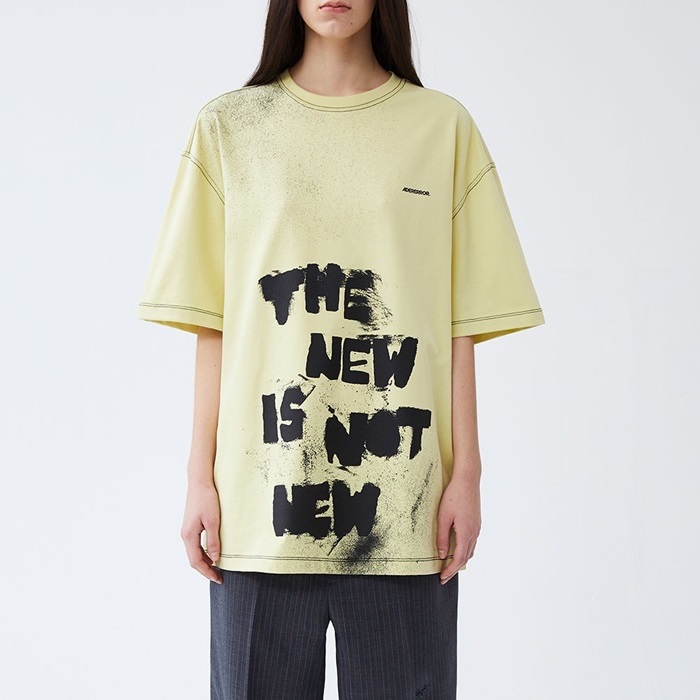 ユニセックスモダンアイボリー半袖Tシャツe0106