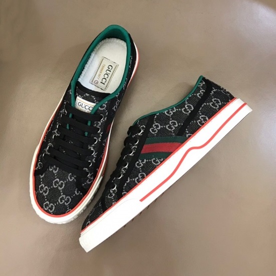 グッチユニセックステニスブラックスニーカーc04781