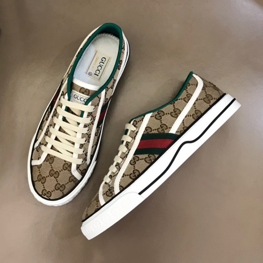 グッチユニセックステニスブラウンスニーカーc04782