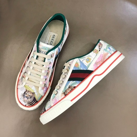 グッチユニセックステニスブルースニーカーc04783