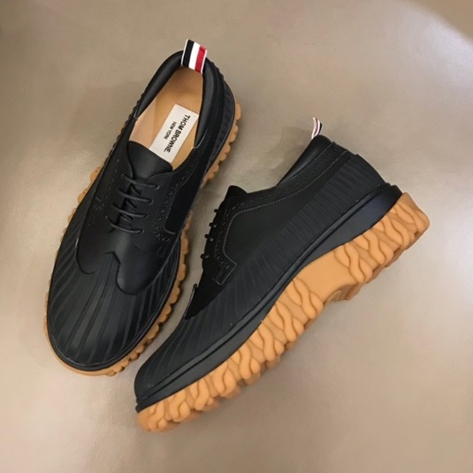 トムブラウンメンズトレンディブラックスニーカーm01563