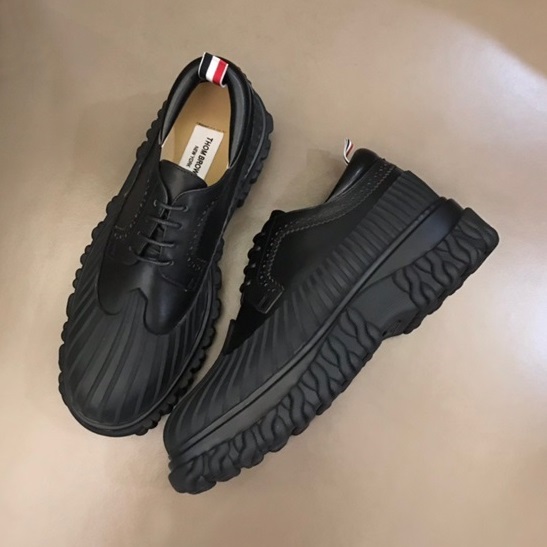 トムブラウンメンズトレンディブラックスニーカーm01564