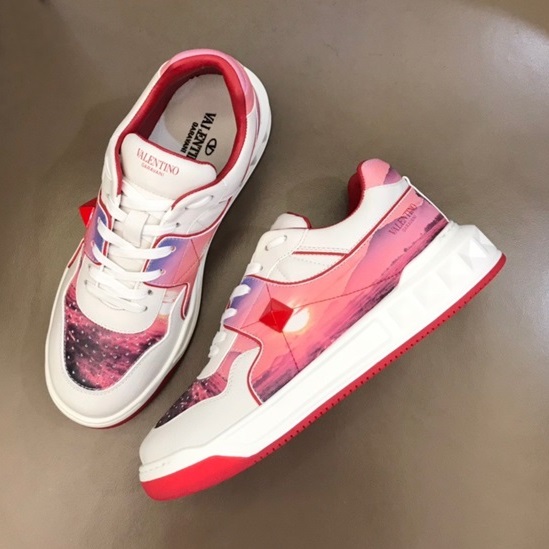 ヴァレンティノユニセックススタッドレッドスニーカーl02549