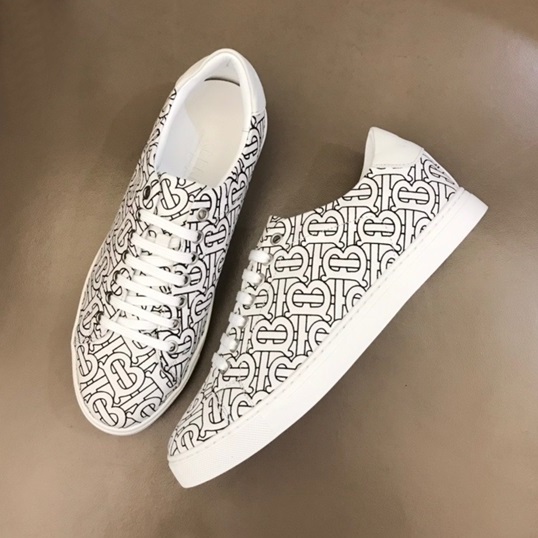 バーバリーメンズヴィンテージブラックスニーカーr04304