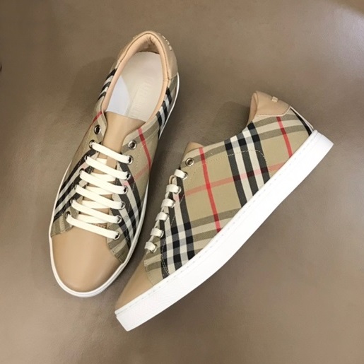 バーバリーメンズヴィンテージキャメルスニーカーr04309