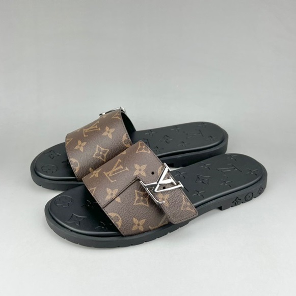 ルイヴィトンメンズイニシャルブラウンスリッパu04248